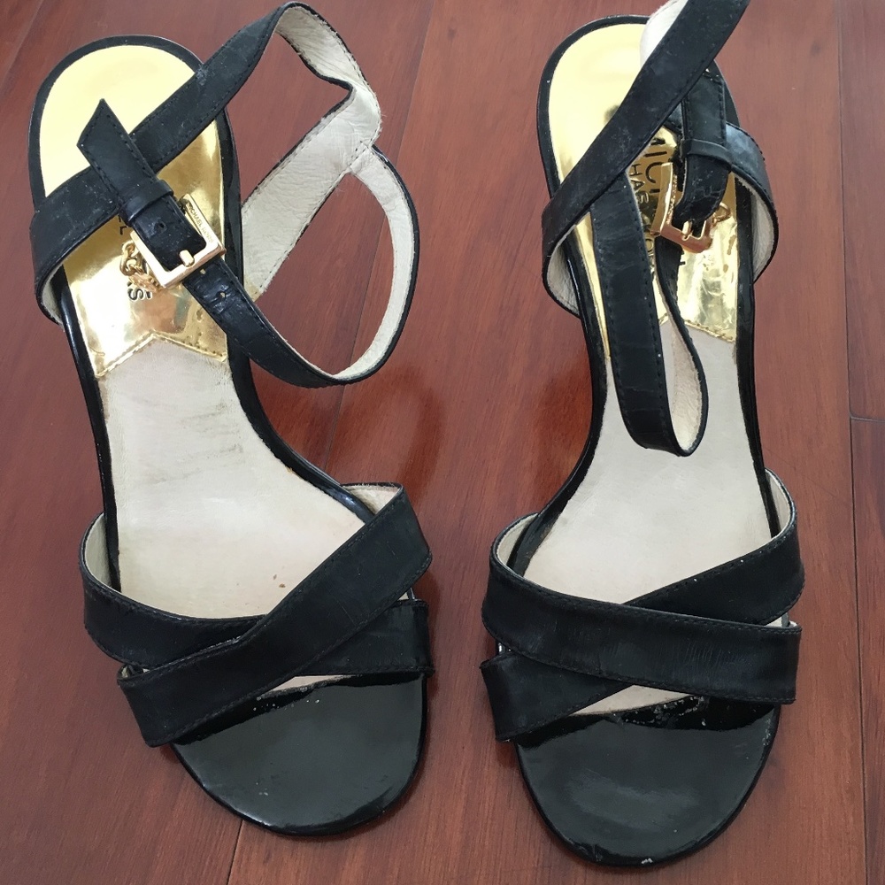 MICHAEL KORS patent leather black sandals size 6